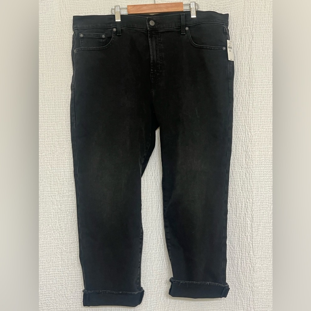 NWT Gap Women’s Short Denim. Size 33/16. Color is Black.